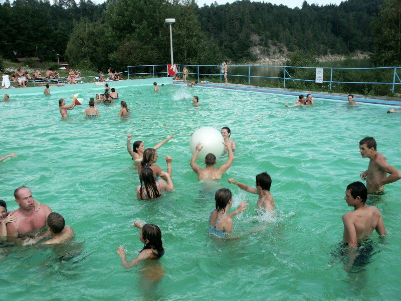 mb040805143.jpg